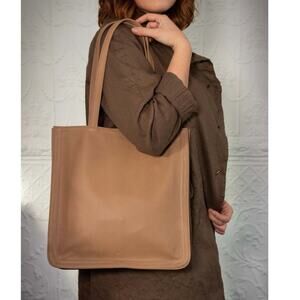 Are Studio Marta Bag Dust Leather Shoulder Bag Tote Bag NWT $435 Tan